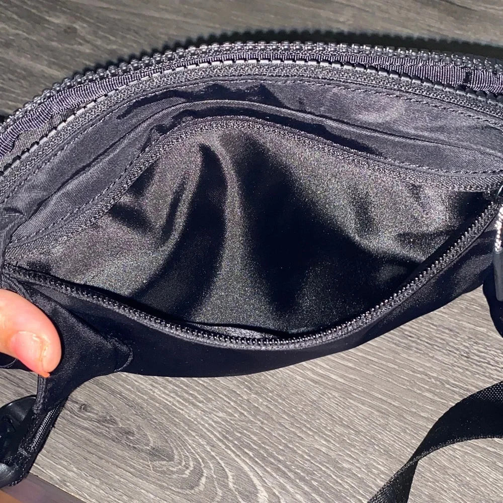 lululemon athletica Black Belt Bag - Picture 7 of 8